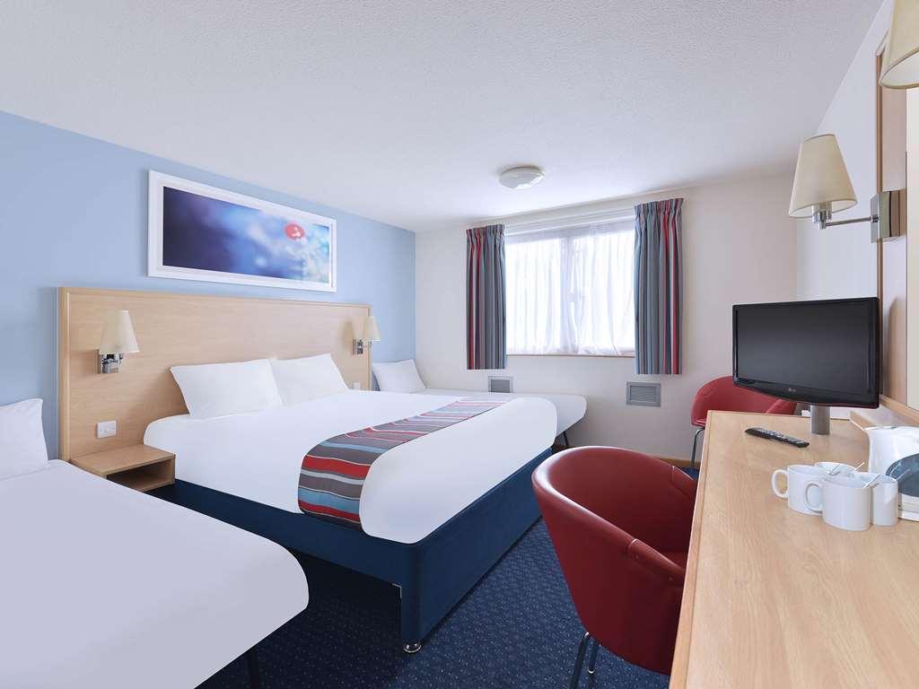 Travelodge Okehampton Whiddon Down Room photo